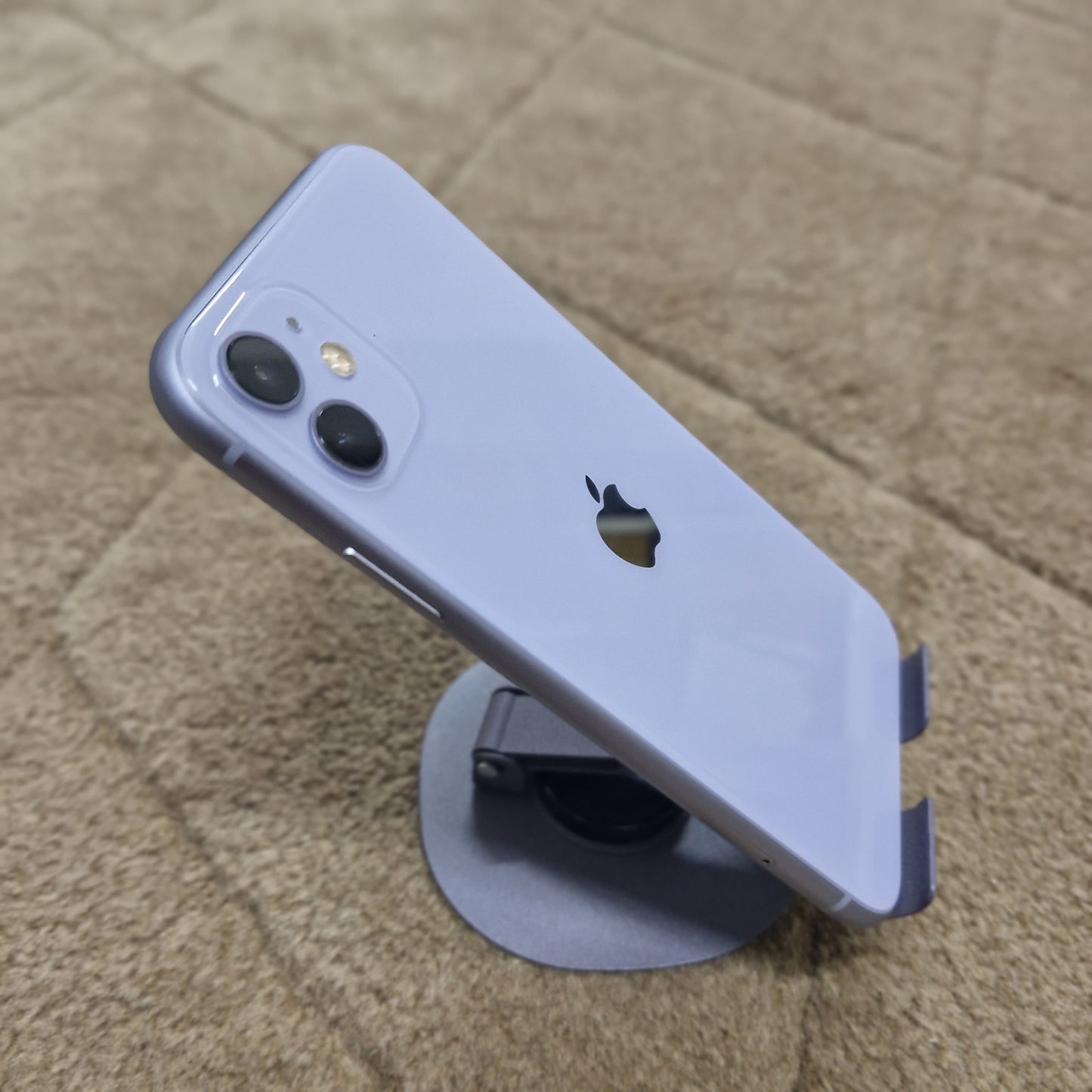 iPhone 11 – 128 GB (Pre-Owned)