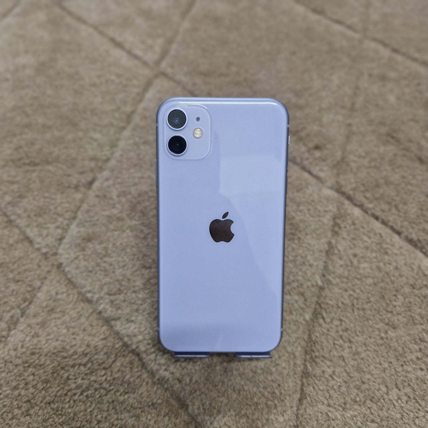 iPhone 11 – 128 GB (Pre-Owned)