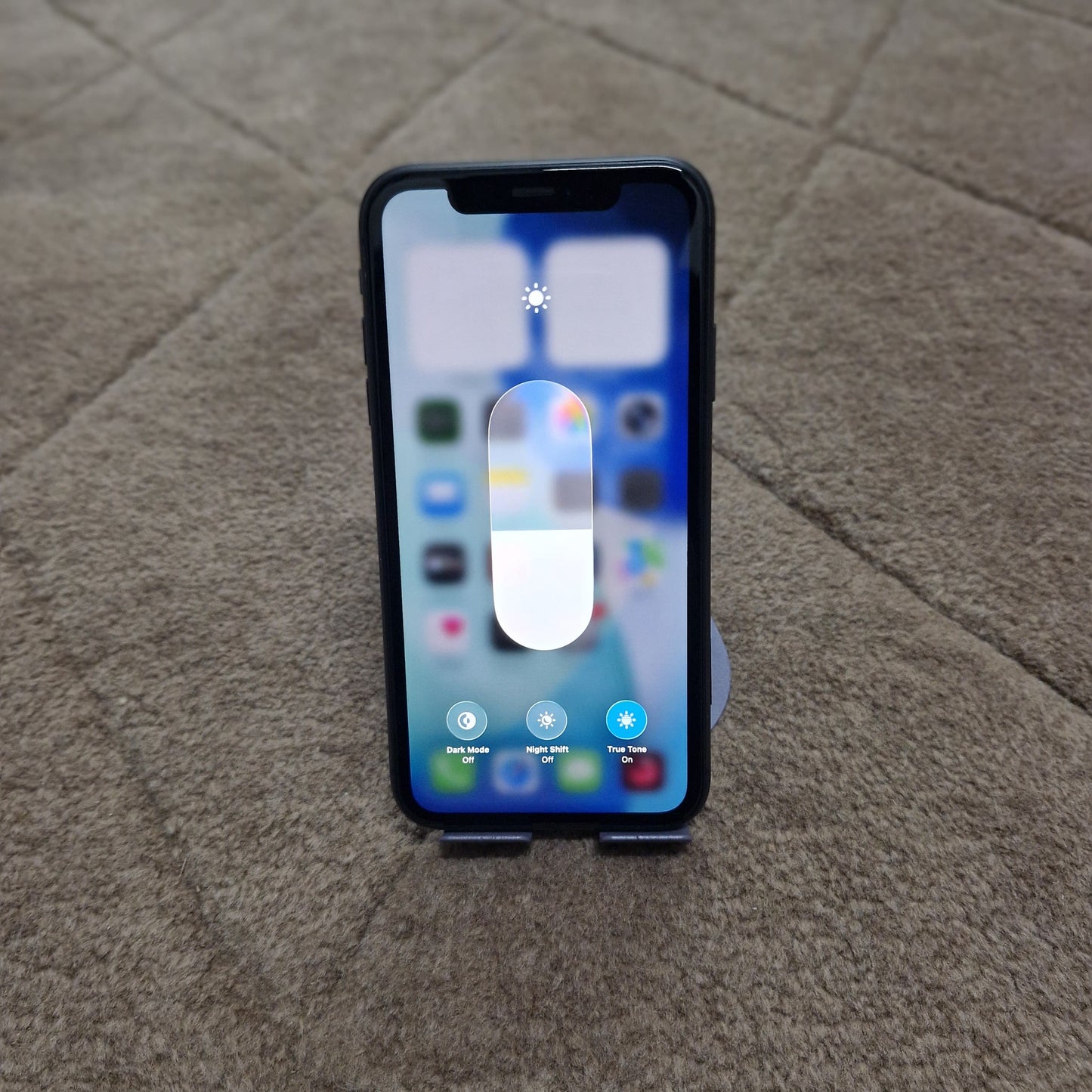 iPhone 11 – 64 GB (Pre-Owned)