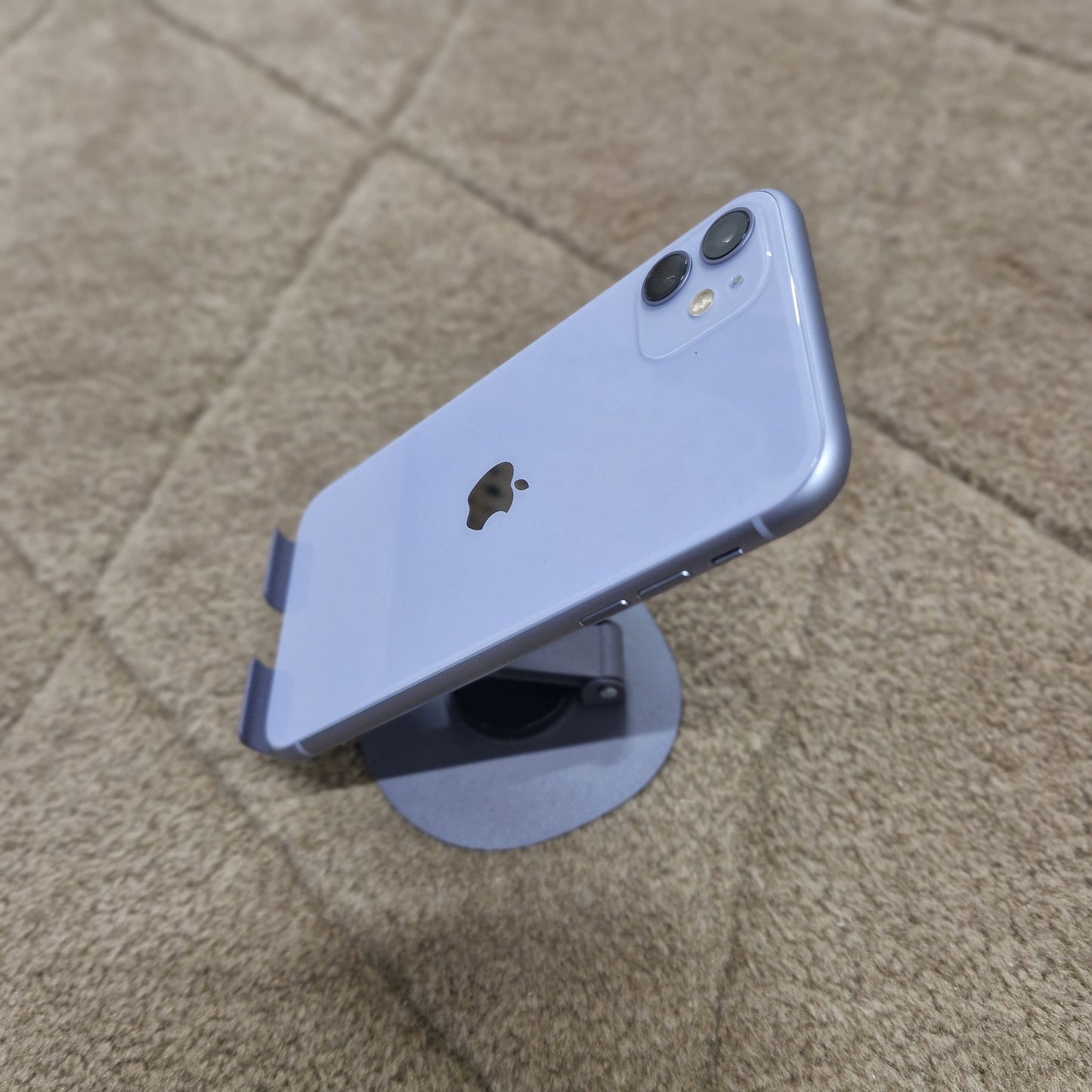 iPhone 11 – 128 GB (Pre-Owned)