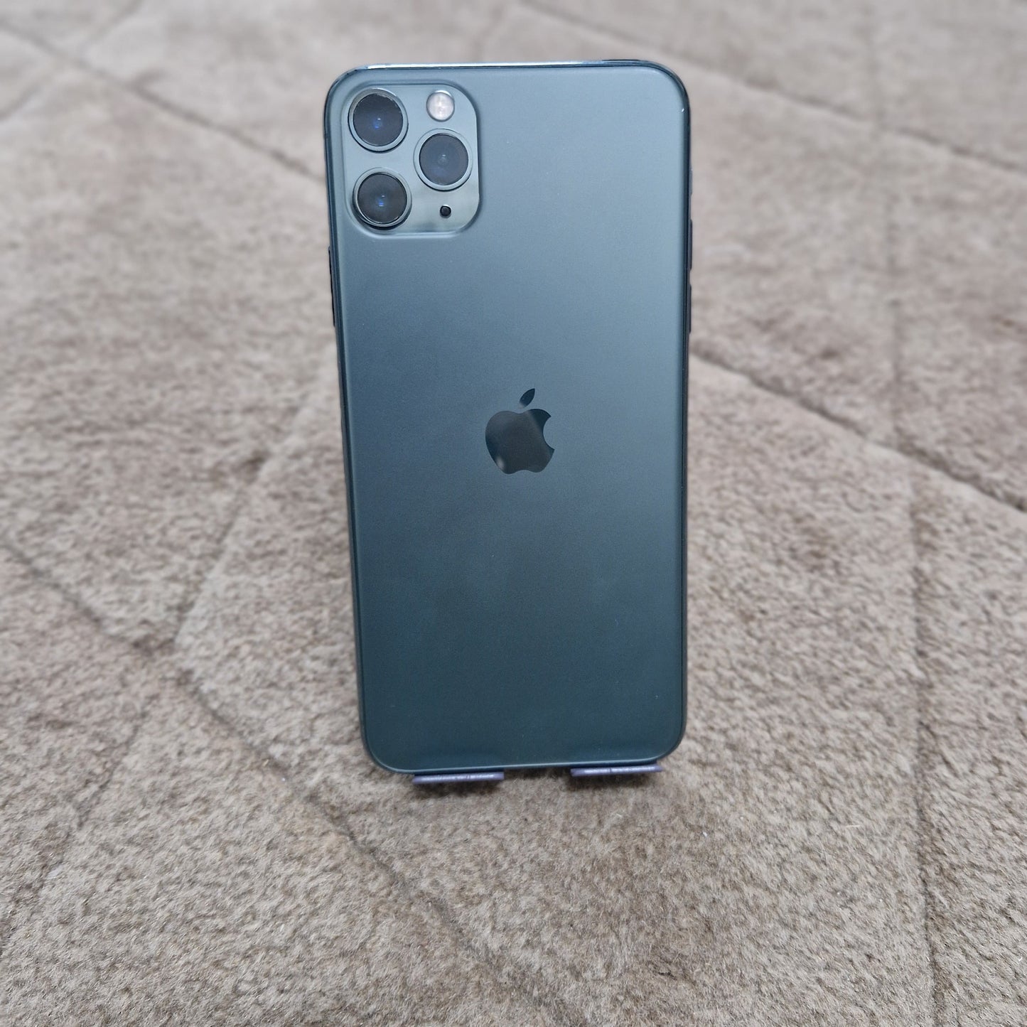 iPhone 11 Pro Max – 64 GB
(Pre-Owned)