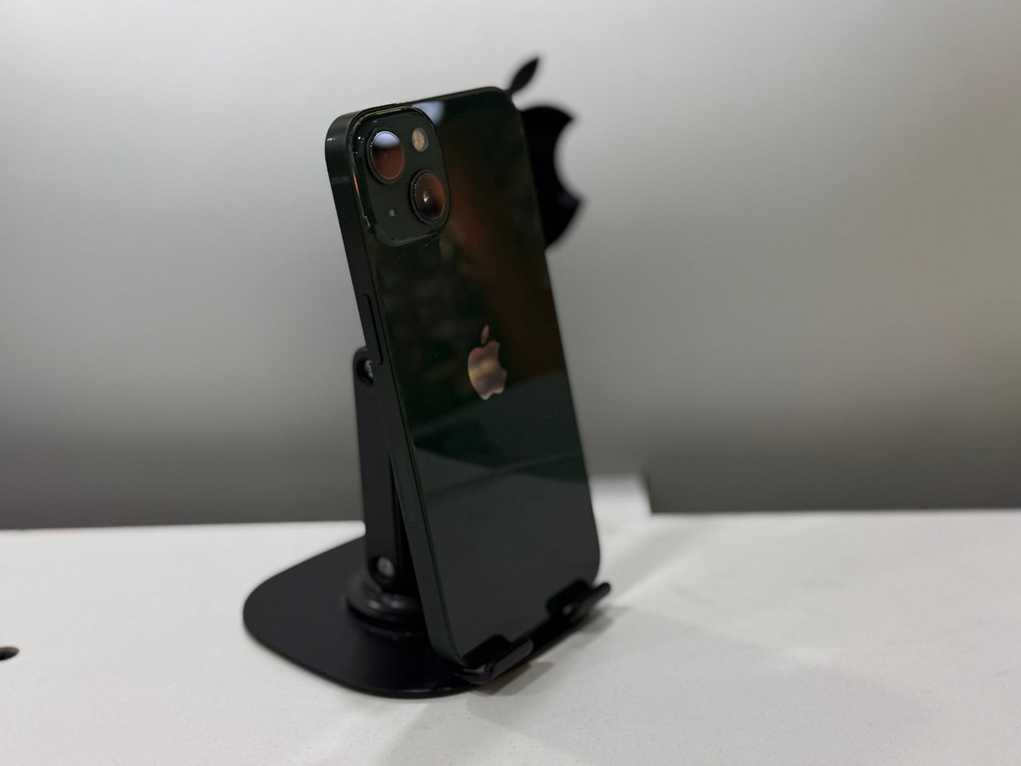 iPhone 13 — 128GB (Pre-Owned)