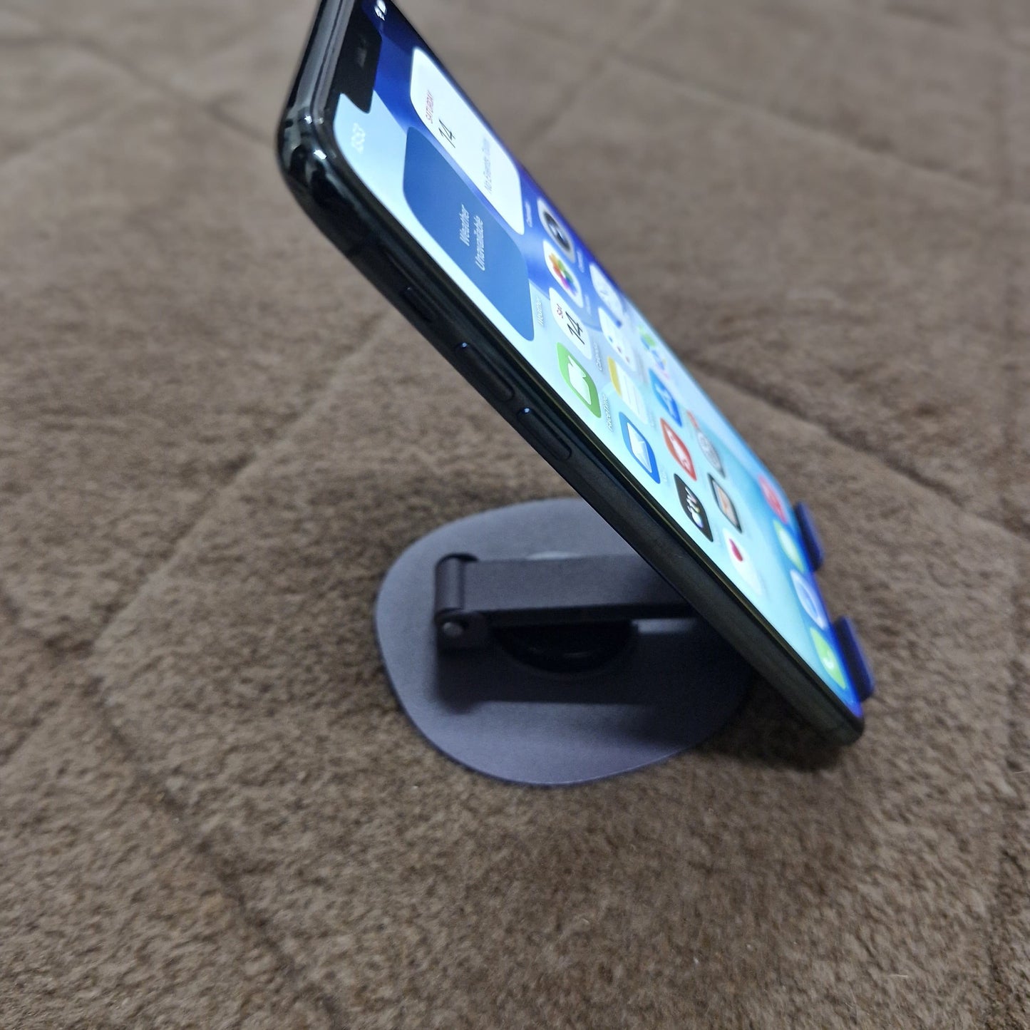 iPhone 11 Pro Max – 64 GB
(Pre-Owned)